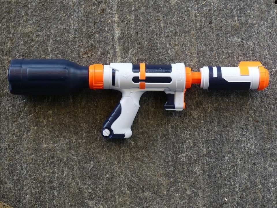 Comment fabriquer des fausses armes de pirate ?
